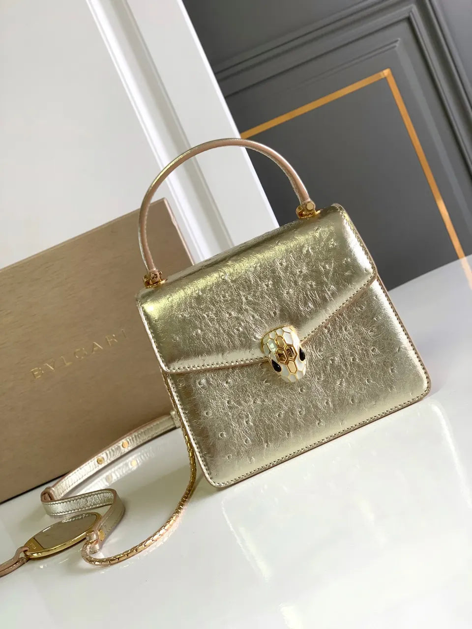 handle Bvlgari Serpenti Gold Ostrich Bag