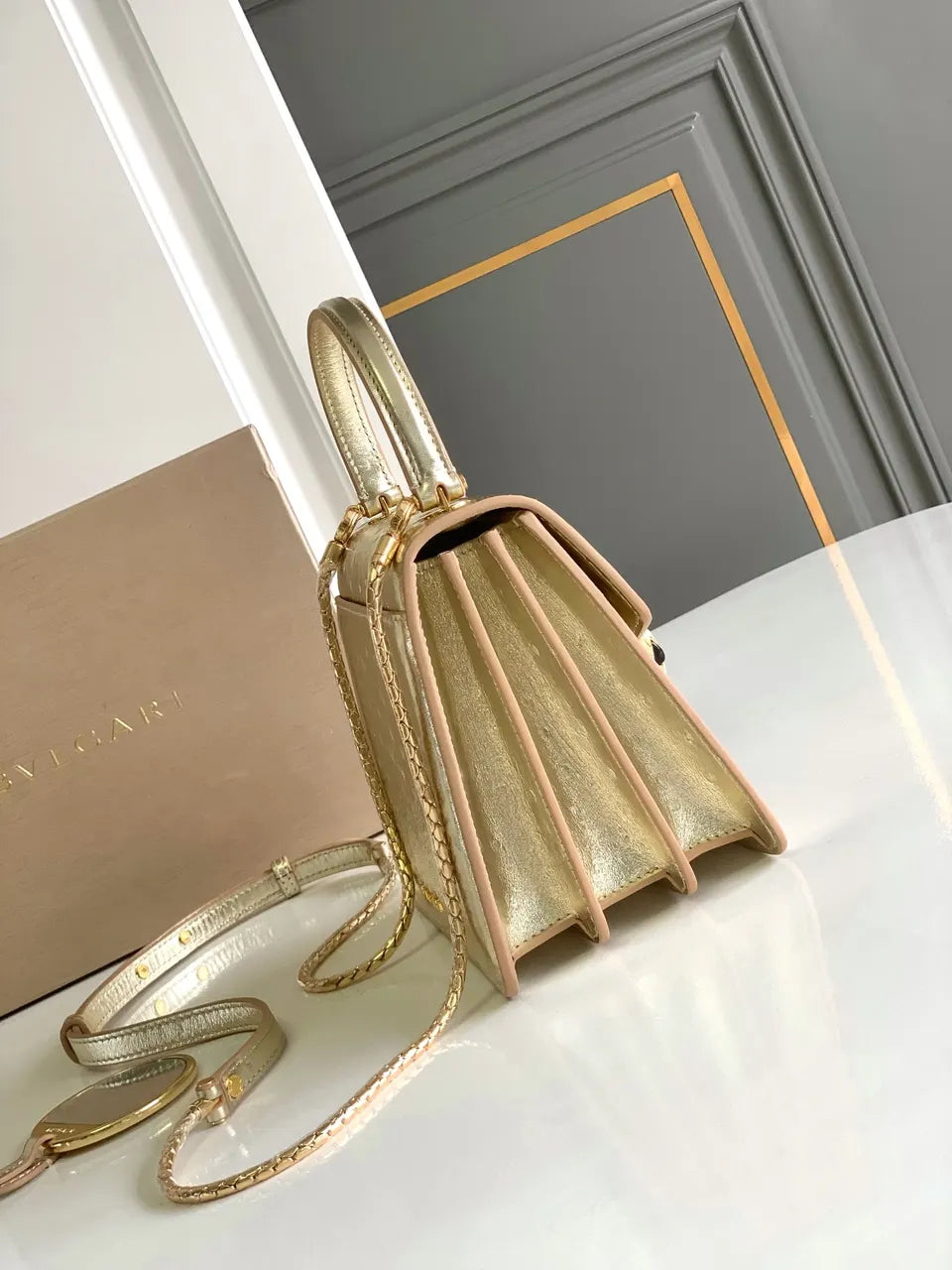 handle Bvlgari Serpenti Gold Ostrich Bag - Hình 3