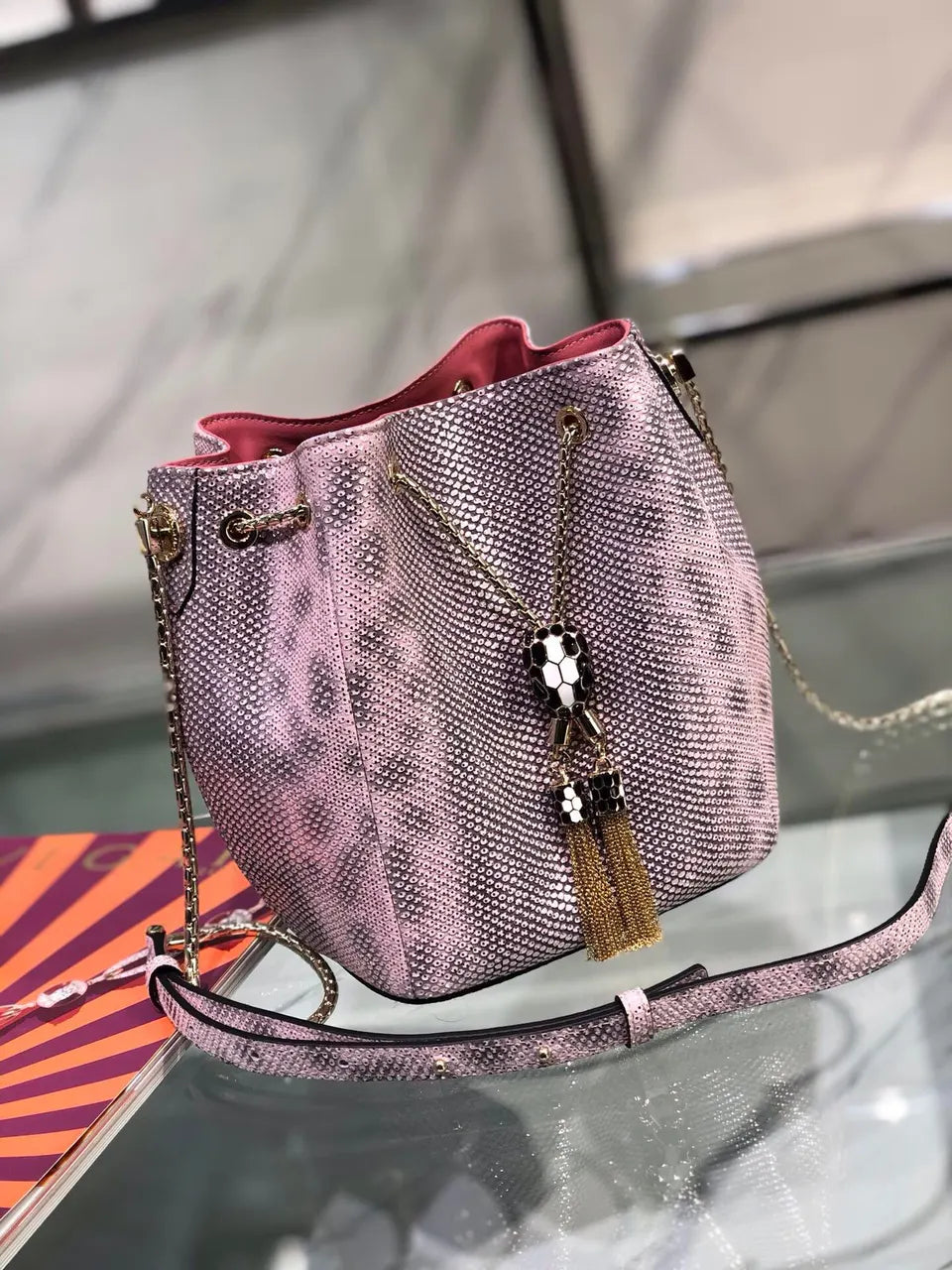 Bvlgari Pink Bucket Bag - Hình 2
