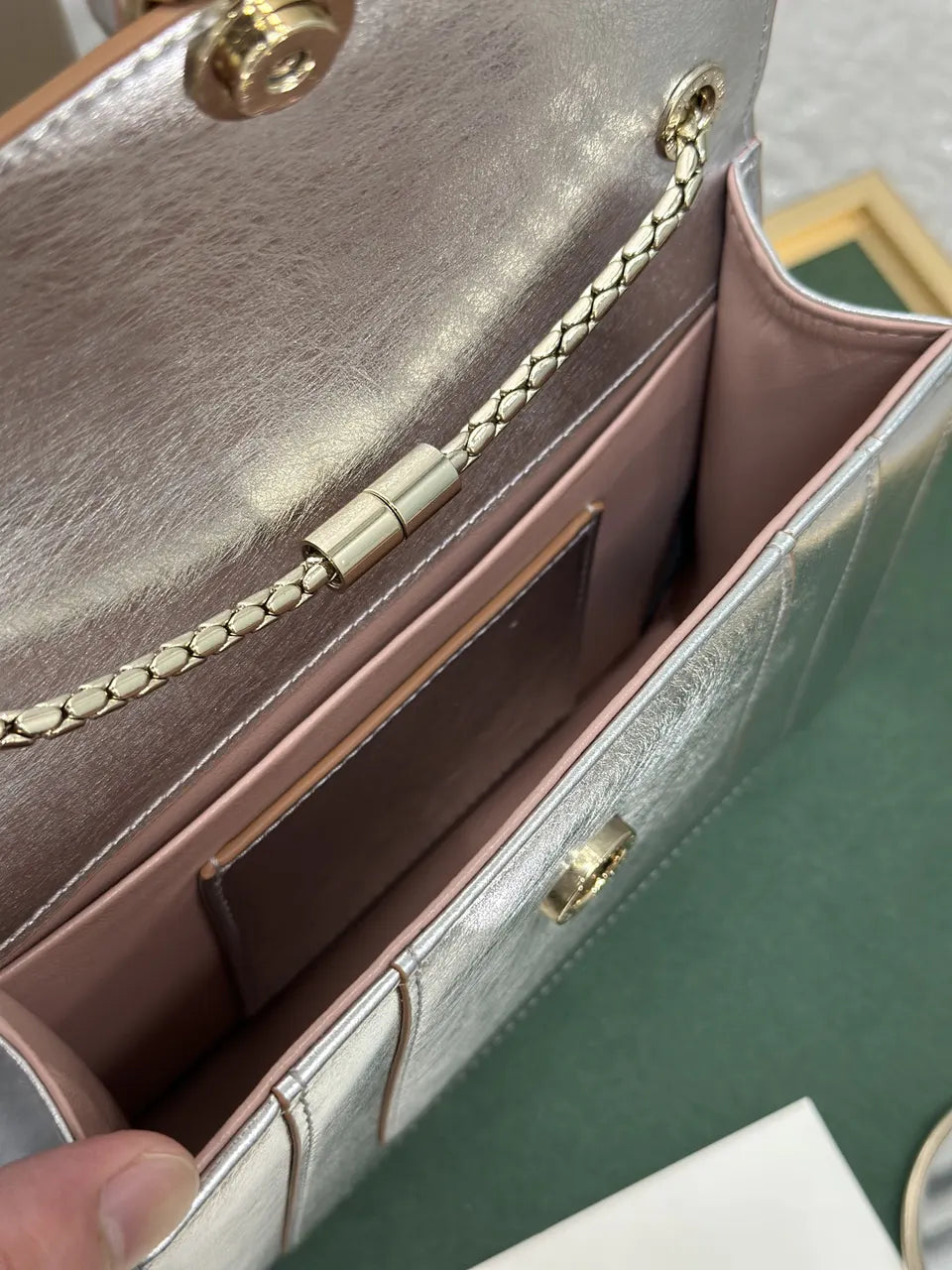 Bulgari Silver Chain Bag - Hình 9