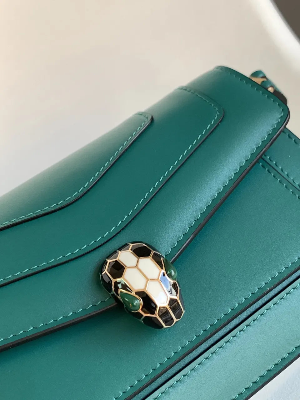 Bvlgari Jade Green Crossbody - Hình 5
