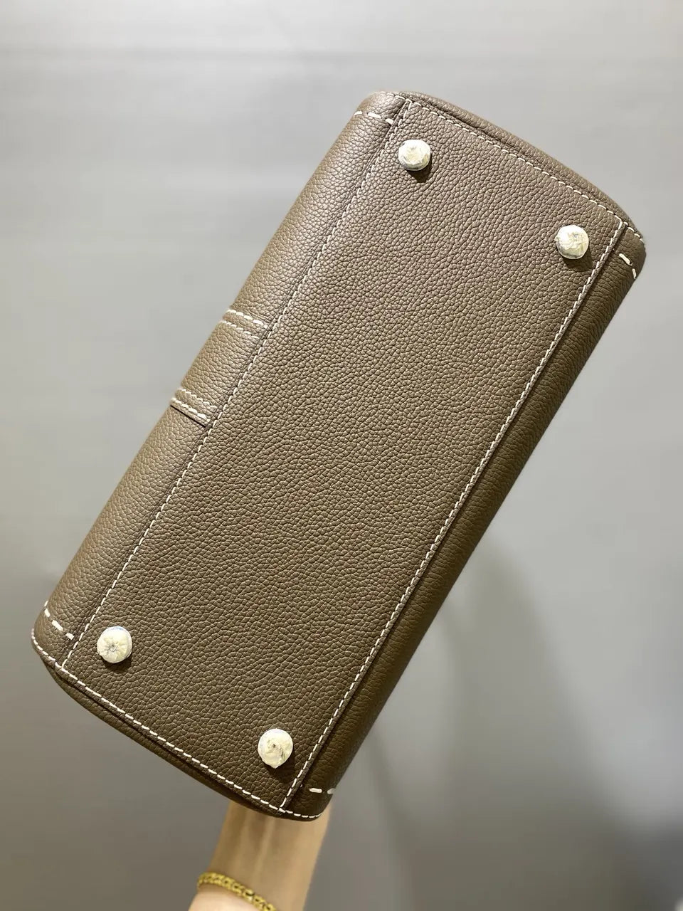 Delvaux Khaki Leather Pin Mini - Hình 8