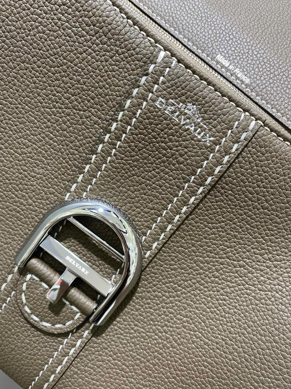 Delvaux Khaki Leather Pin Mini - Hình 7