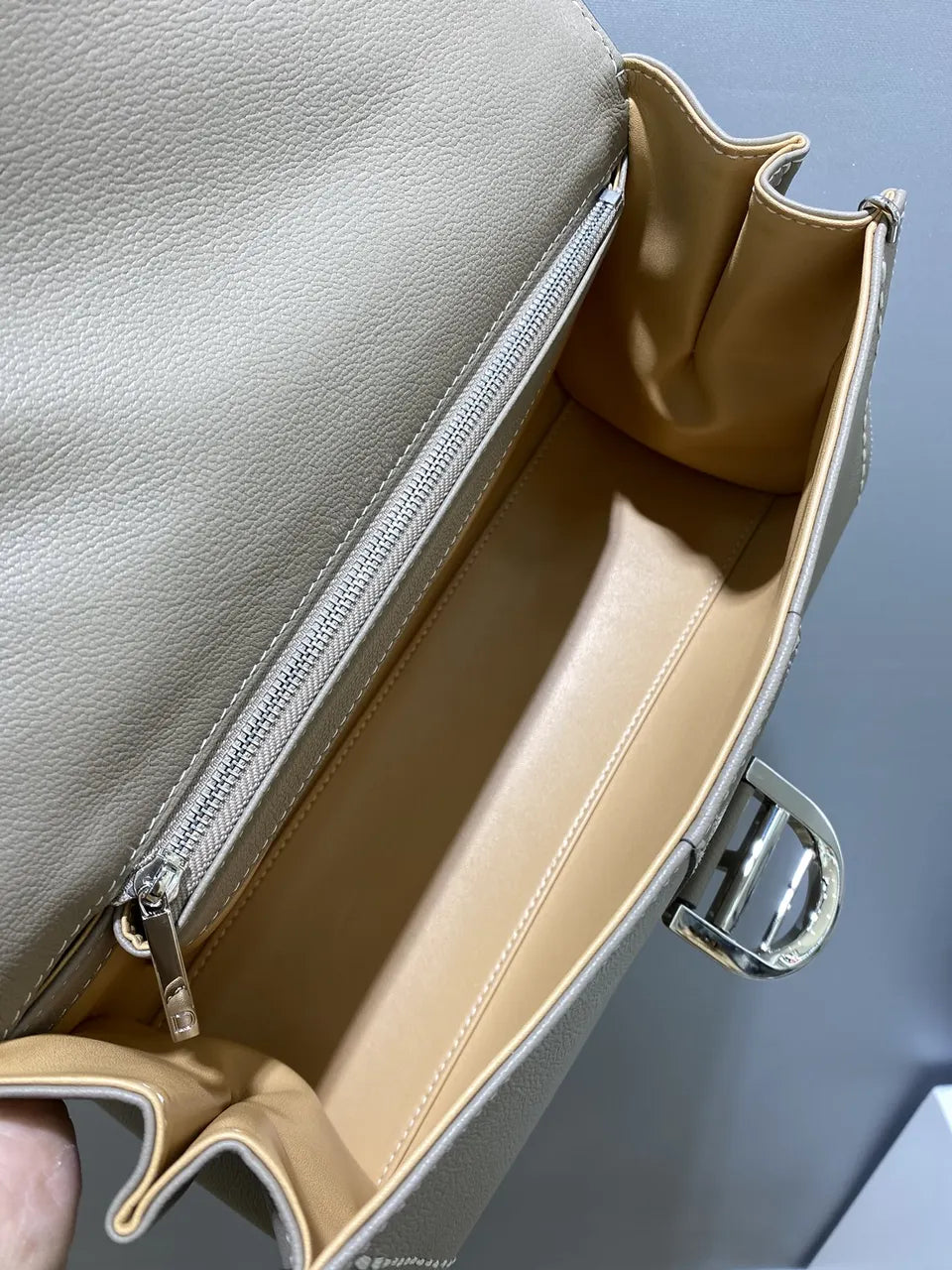 Delvaux Beige Stitching Brillant - Hình 6