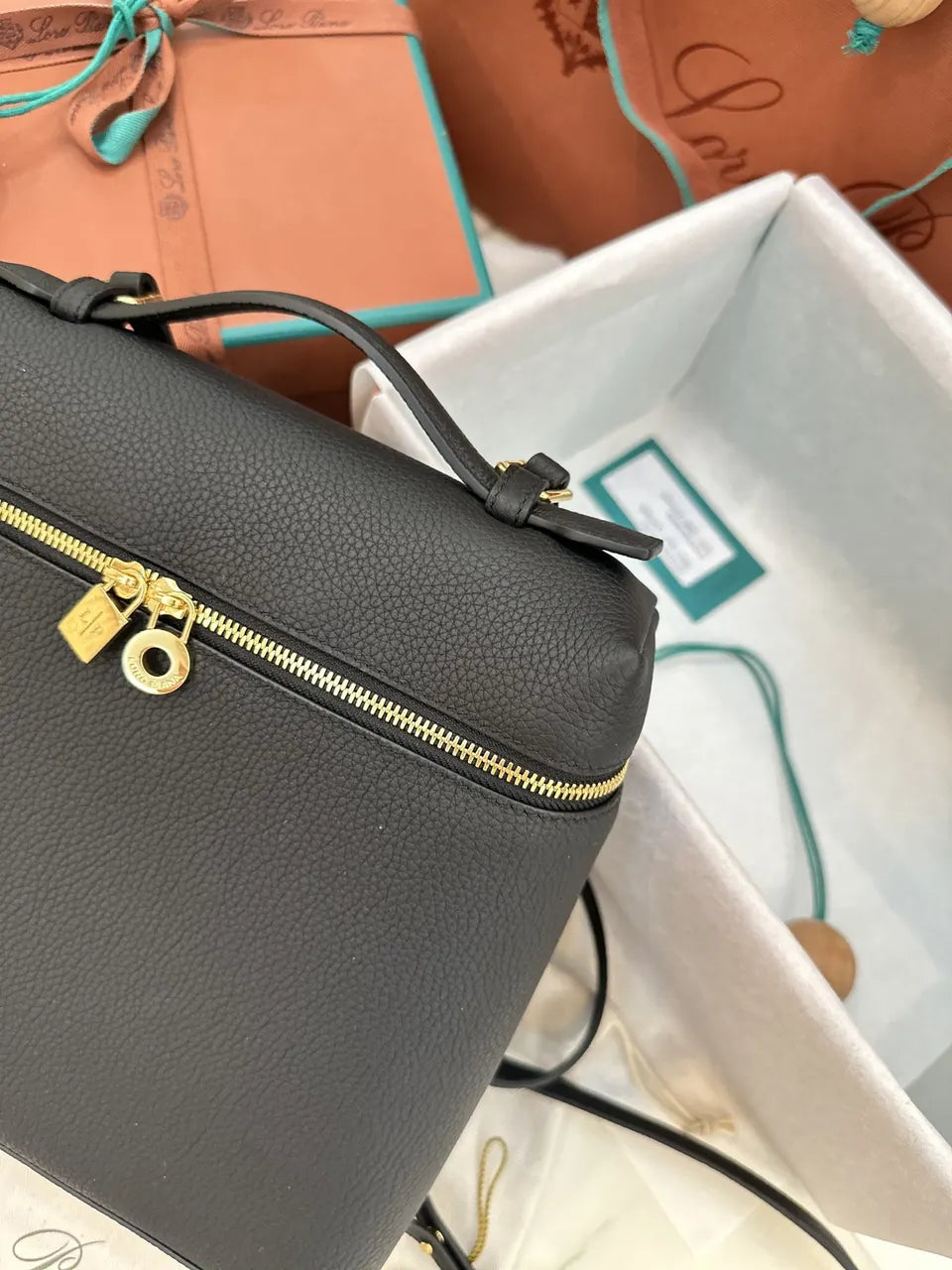 Loro Piana Black Leather Vanity Case - Hình 4