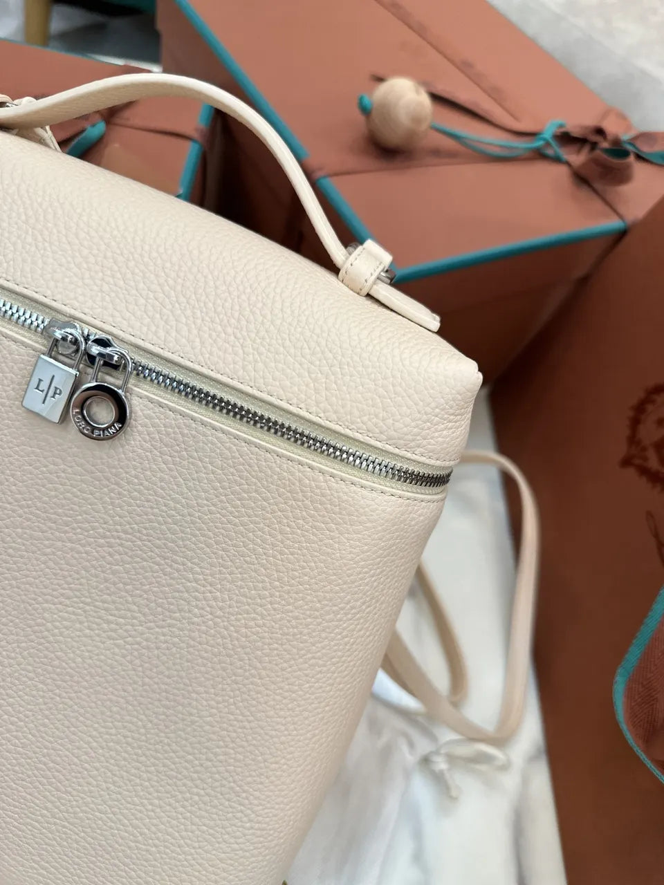 Loro Piana Cream Vanity Case - Hình 3