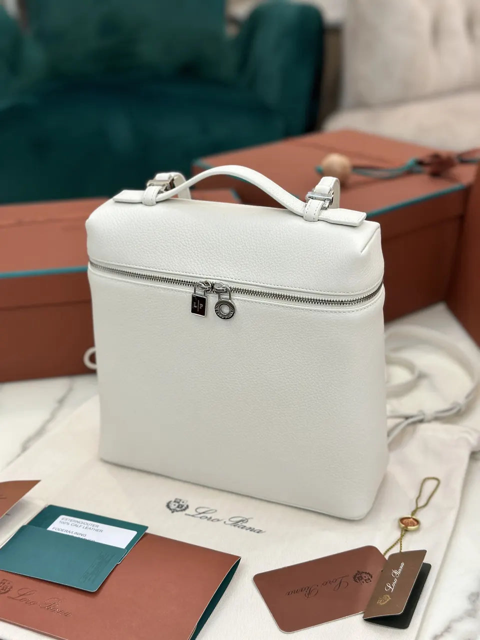 Loro Piana White Leather Vanity Case - Hình 2