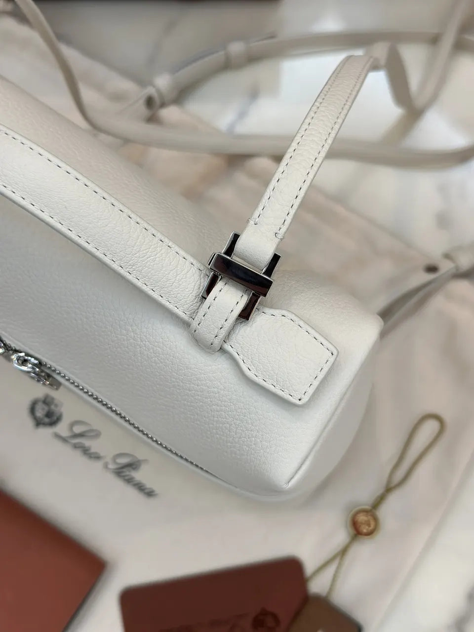 Loro Piana White Leather Vanity Case - Hình 6