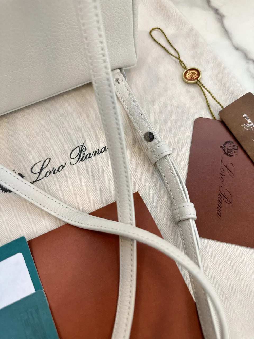 Loro Piana White Leather Vanity Case - Hình 8