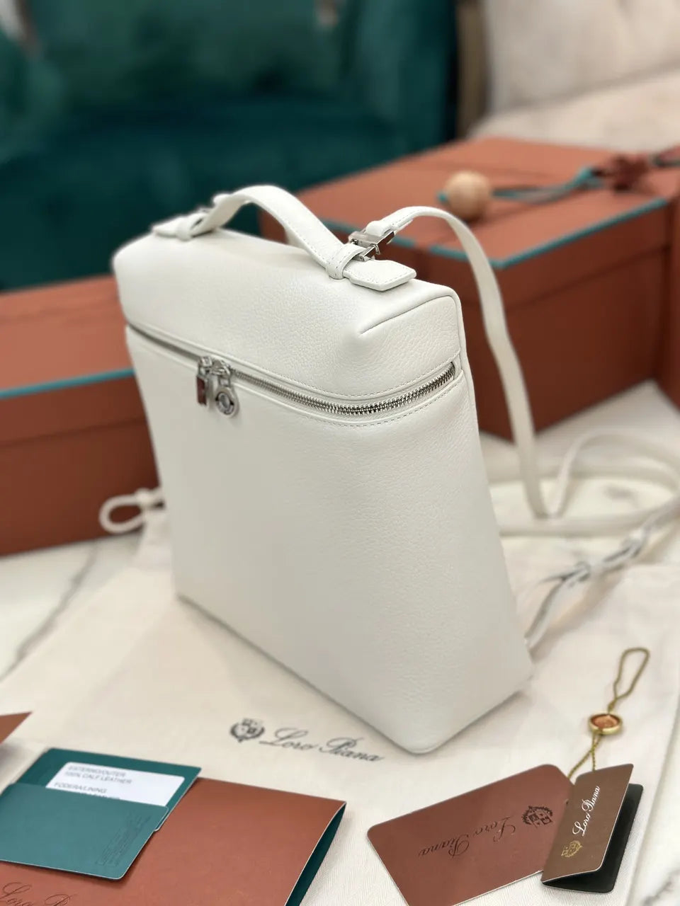 Loro Piana White Leather Vanity Case - Hình 4