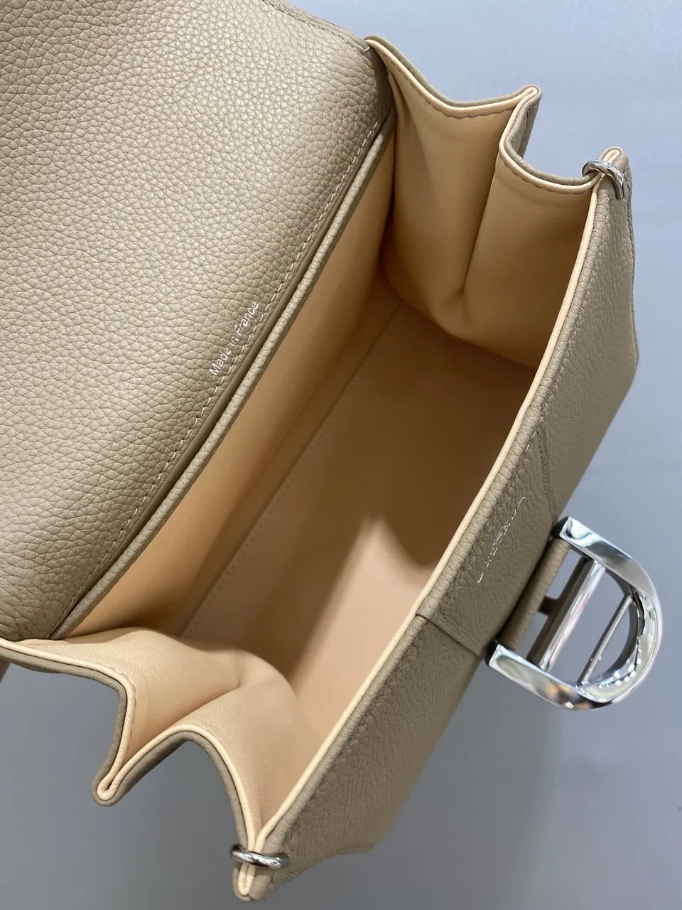 Delvaux Beige Leather Mini Bag - Hình 6