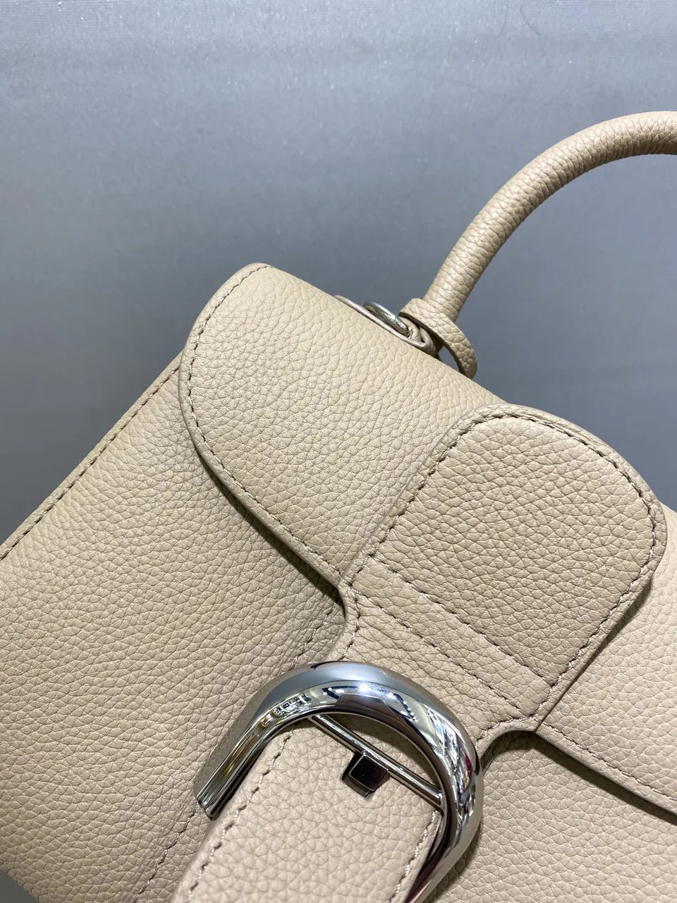 Delvaux Beige Leather Mini Bag - Hình 4