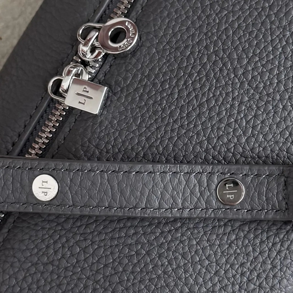 Loro Piana Slate Grey Leather Vanity - Hình 7
