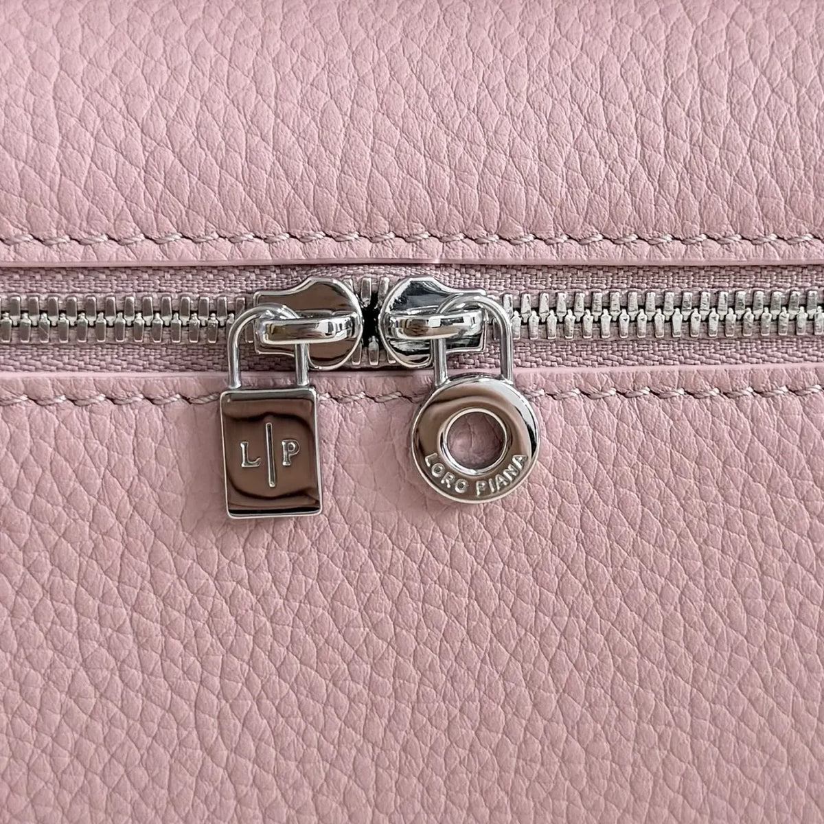pale Loro Piana Pink Vanity Case - Hình 6