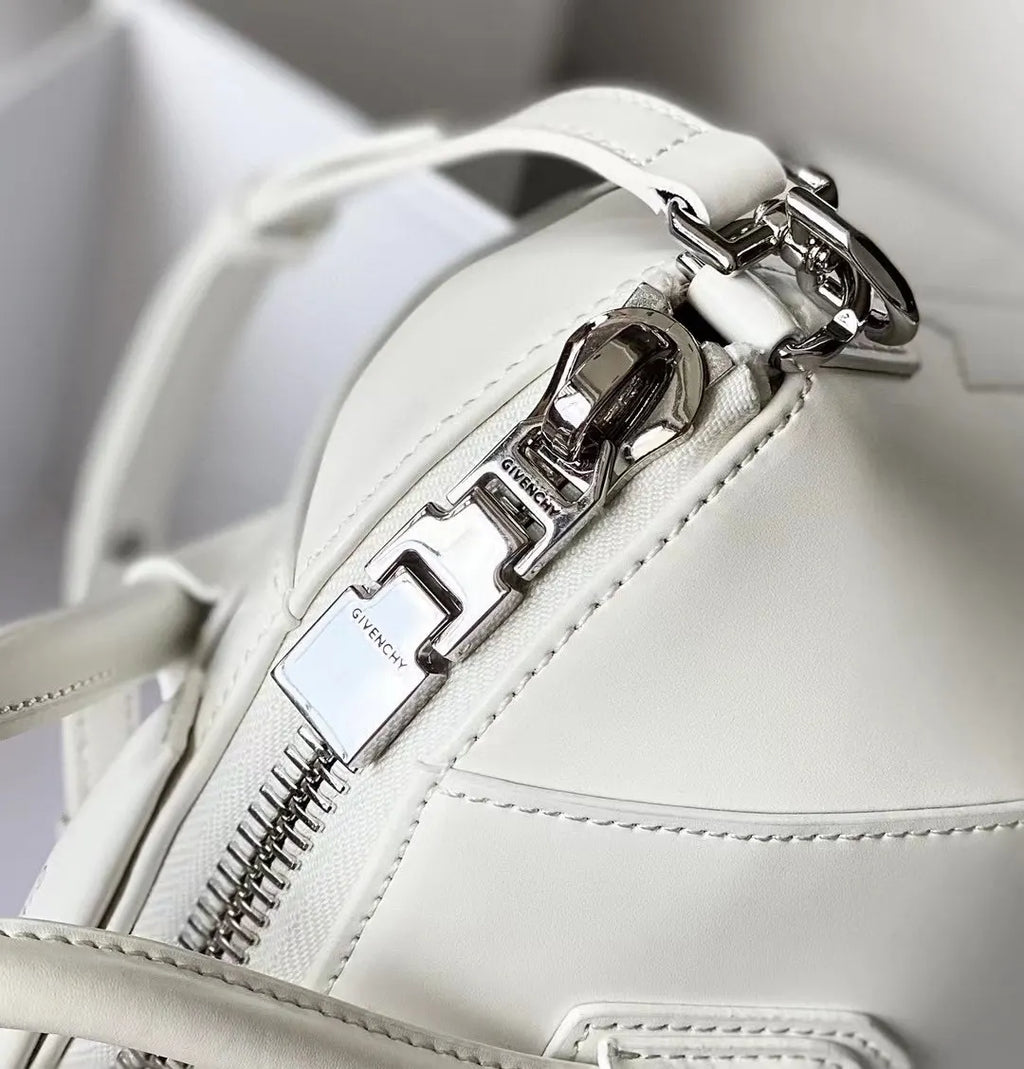 Givenchy White Leather Handbag - Hình 5