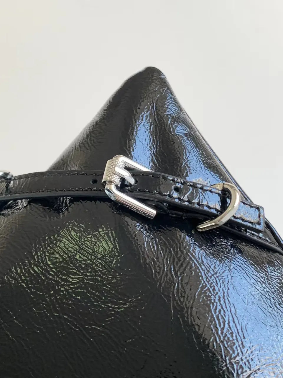 Givenchy patent shoulder bag - Hình 6