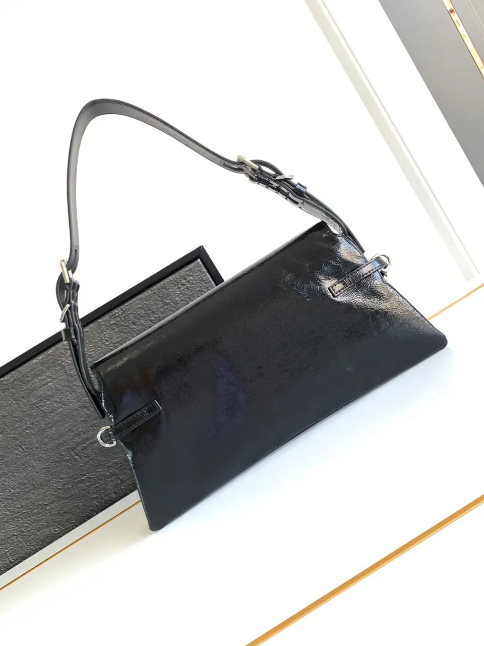 Givenchy patent shoulder bag - Hình 3