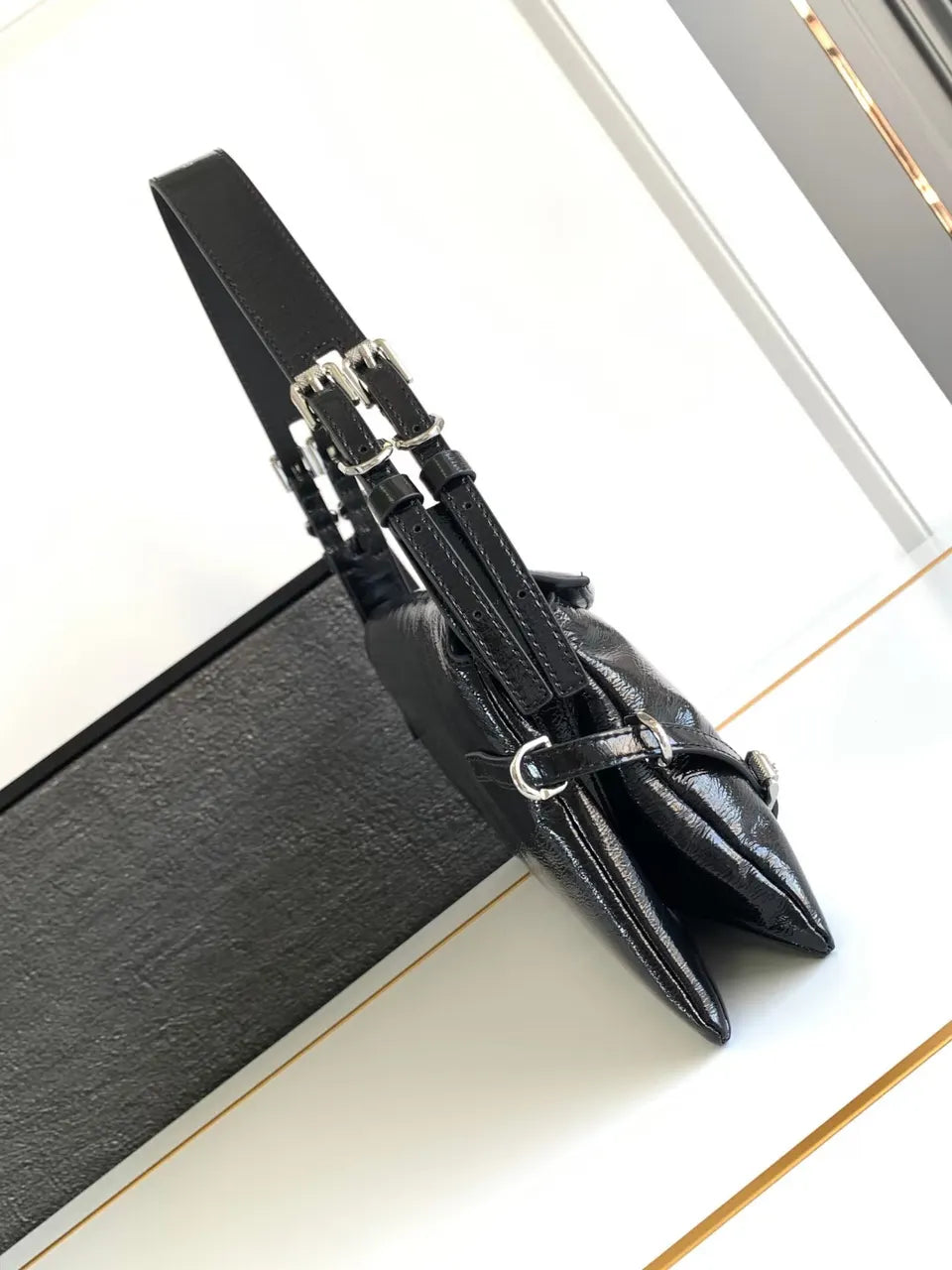 Givenchy patent shoulder bag - Hình 2