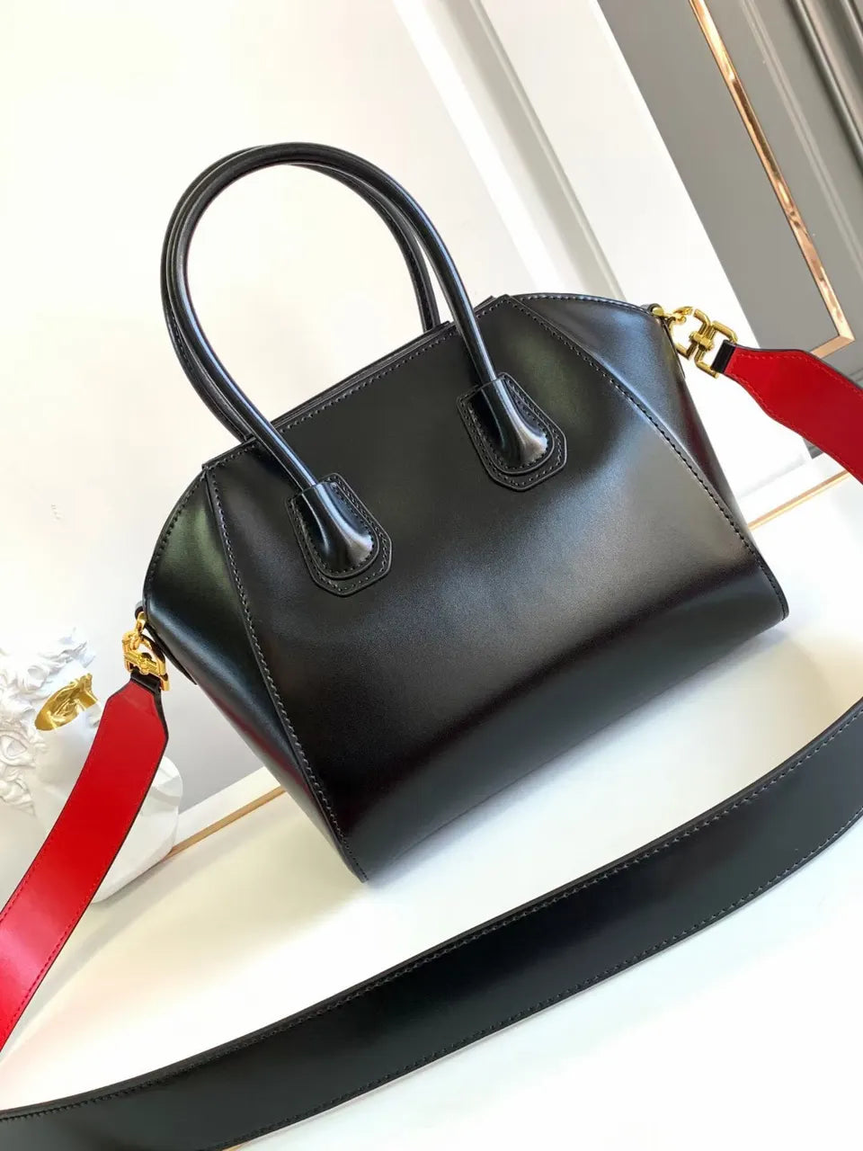 Givenchy Antigona Black Leather Bag - Hình 2