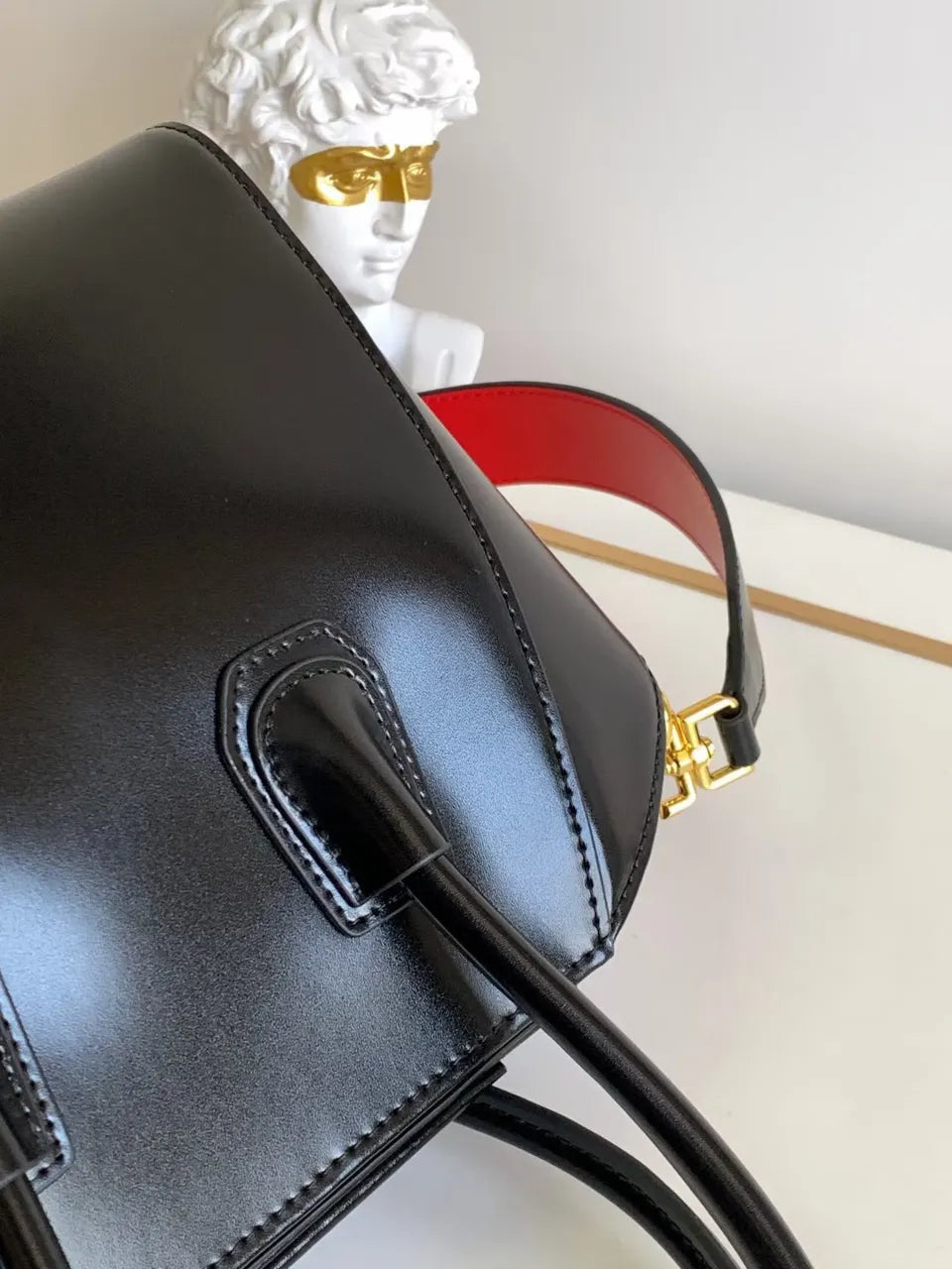 Givenchy Antigona Black Leather Bag - Hình 6