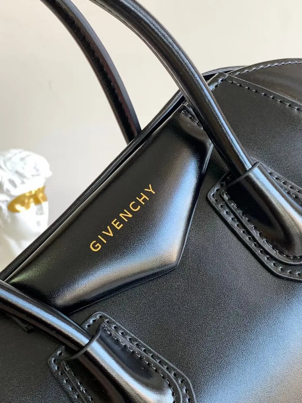 Givenchy Antigona Black Leather Bag - Hình 3
