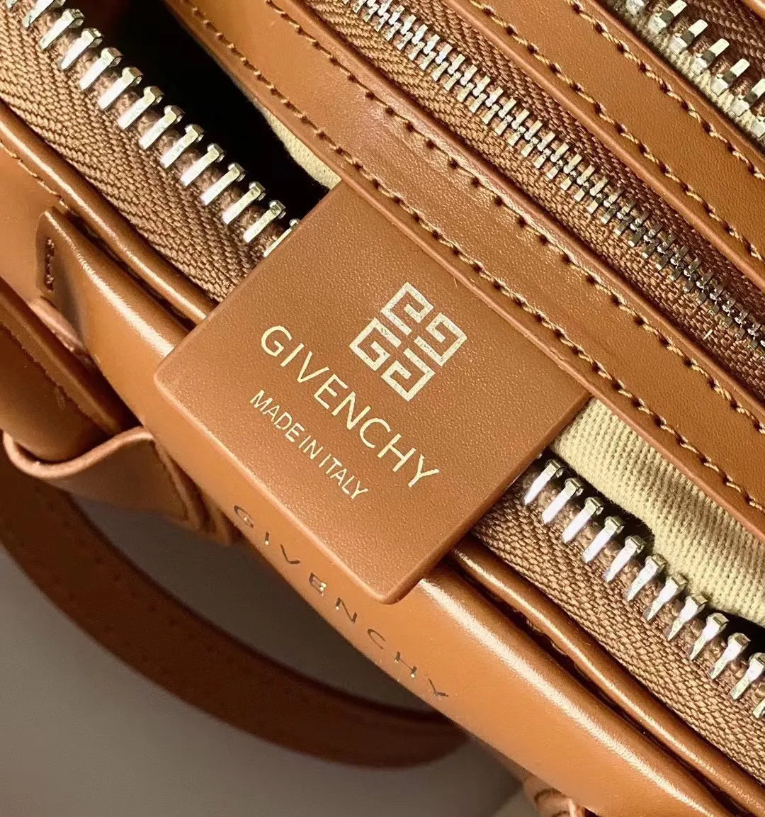 Givenchy Antigona Mini Leather Bag - Hình 8