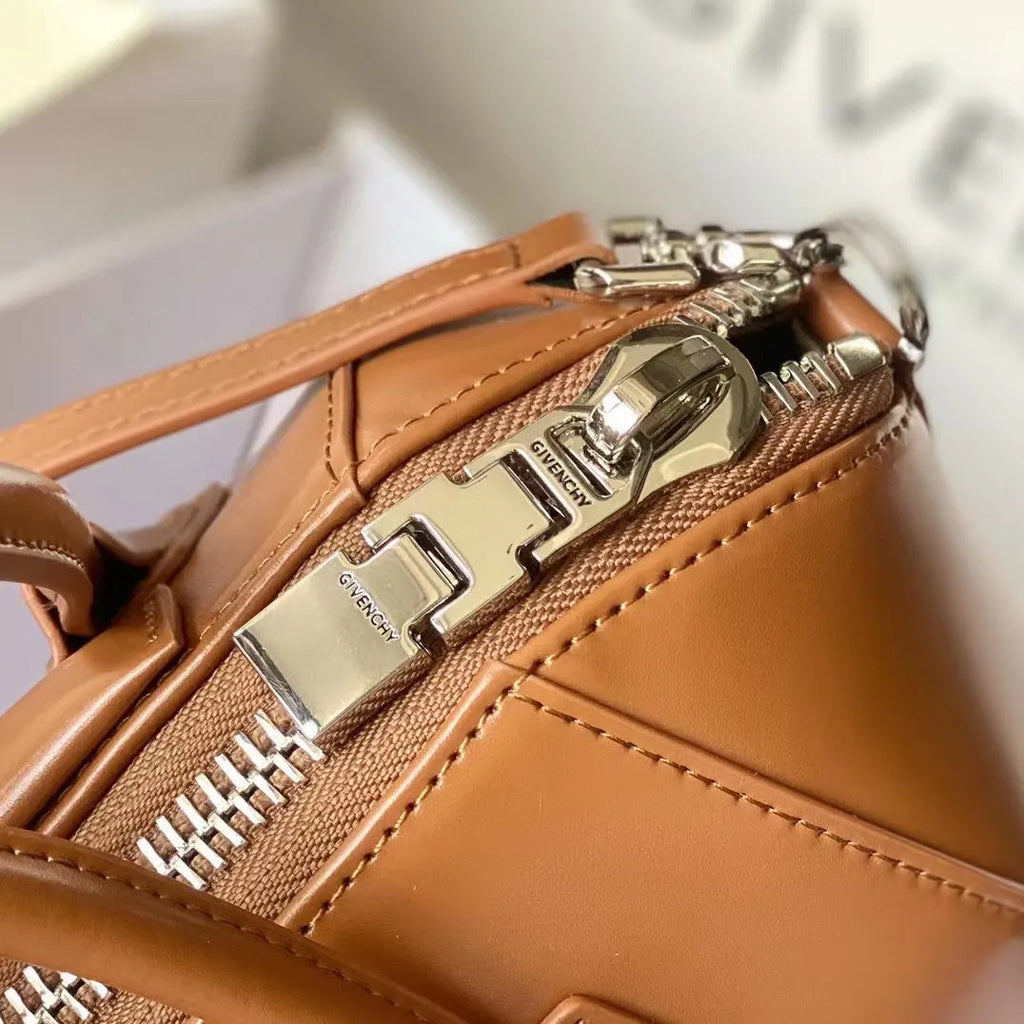 Givenchy Antigona Mini Leather Bag - Hình 6