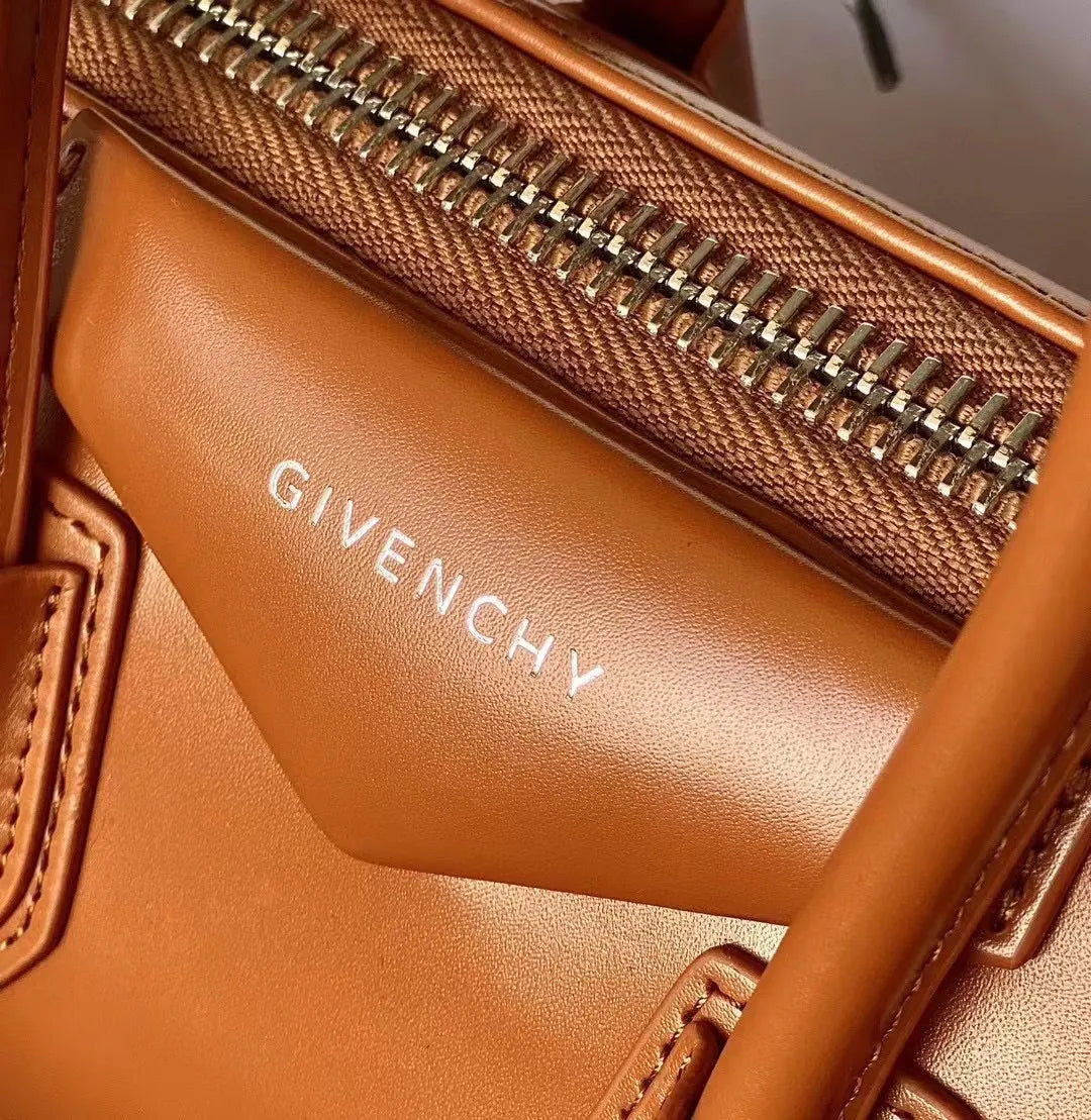 Givenchy Antigona Mini Leather Bag - Hình 5