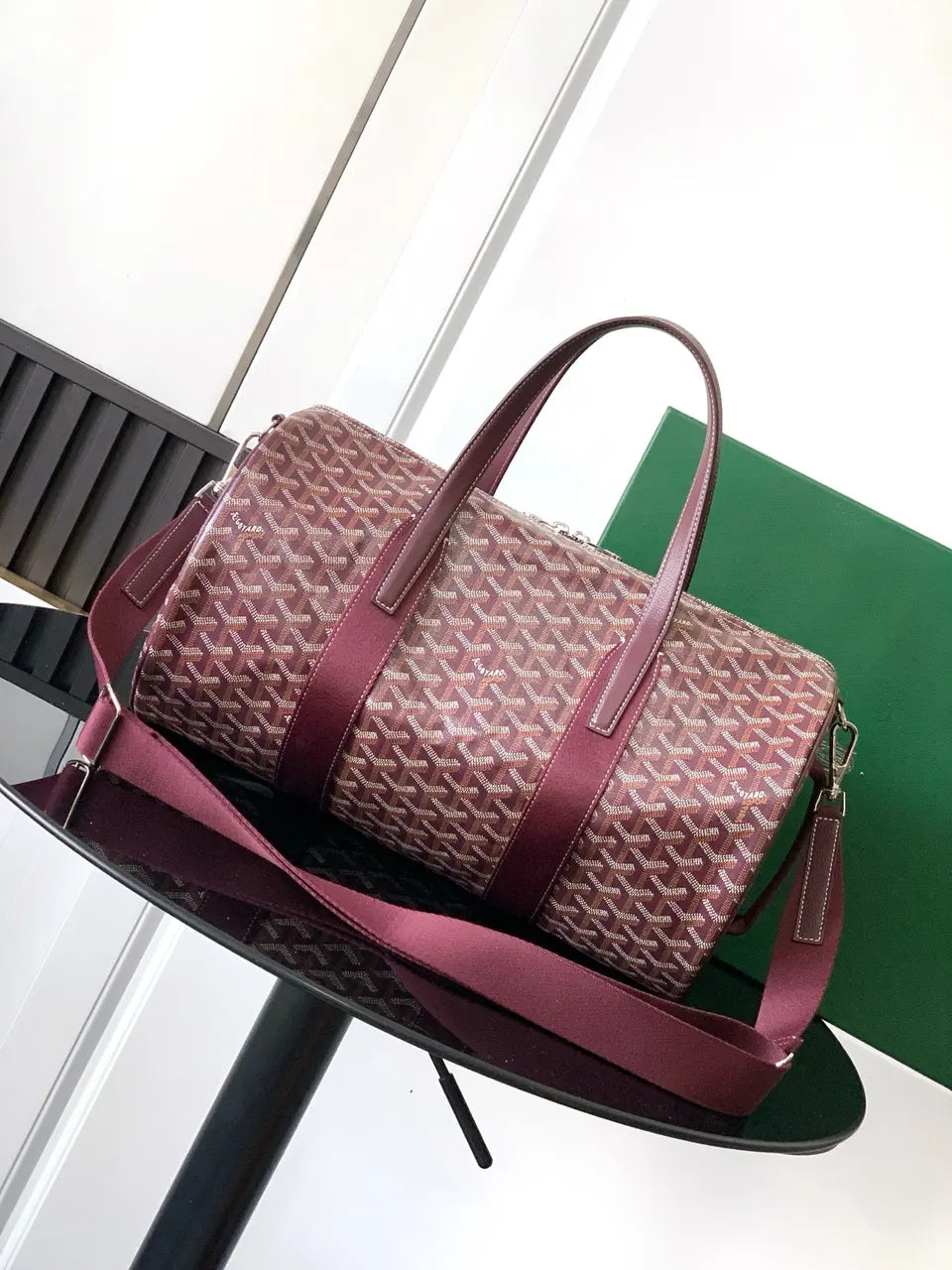 Goyard Burgundy Barrel Bag - Hình 3