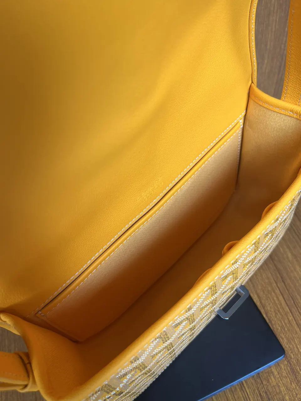 Goyard Gold Saigon Flap Bag - Hình 9