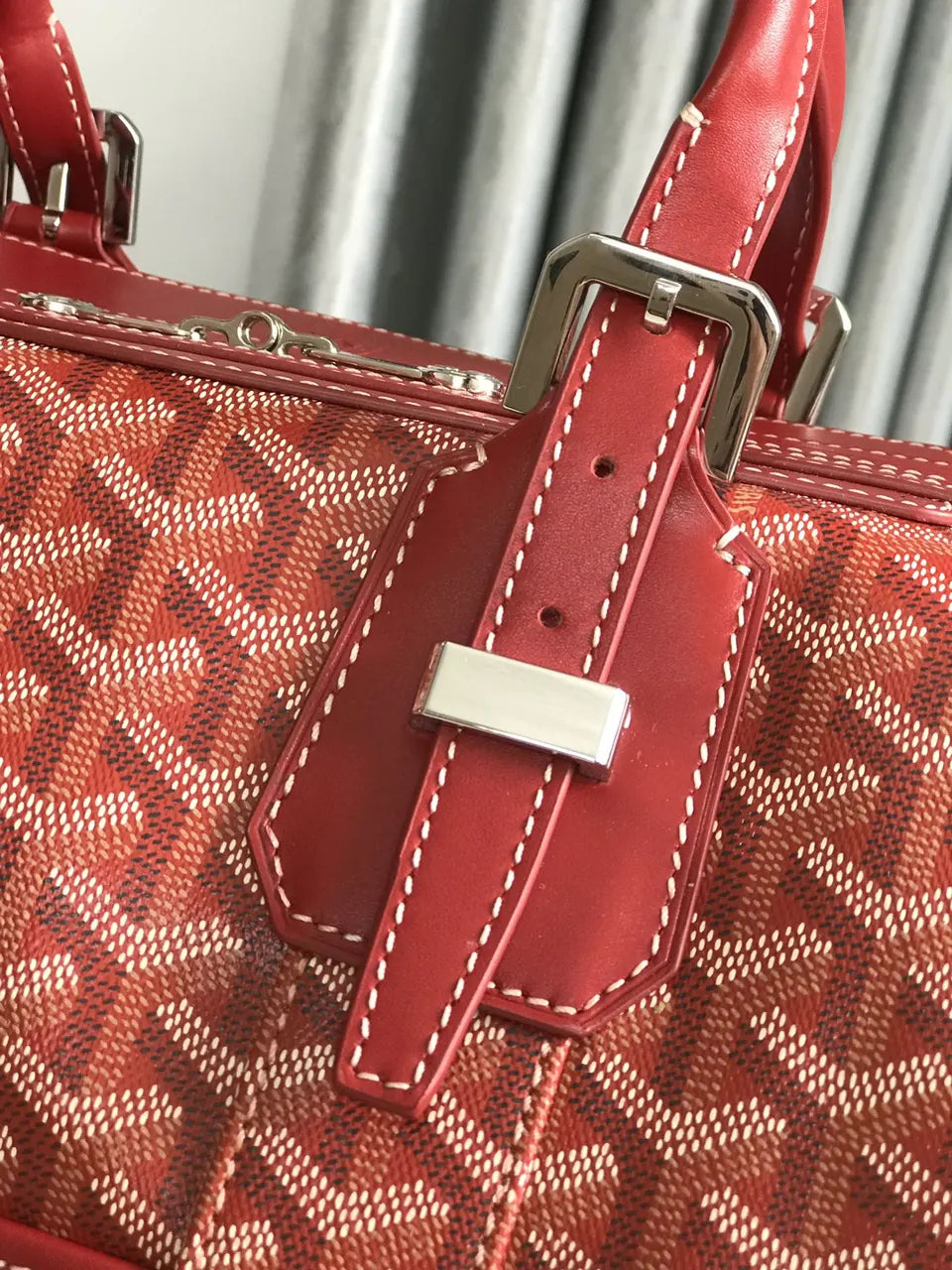 Goyard Red Voyage Duffle - Hình 6