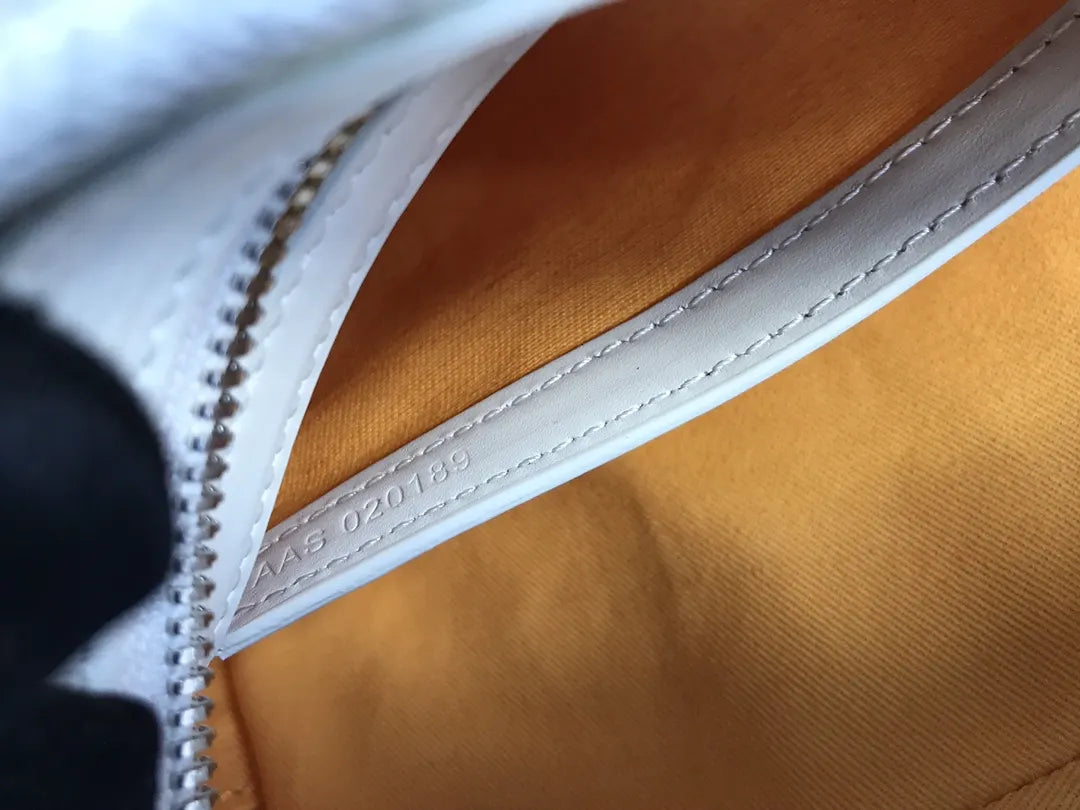 signature Goyard White Camera Bag - Hình 8