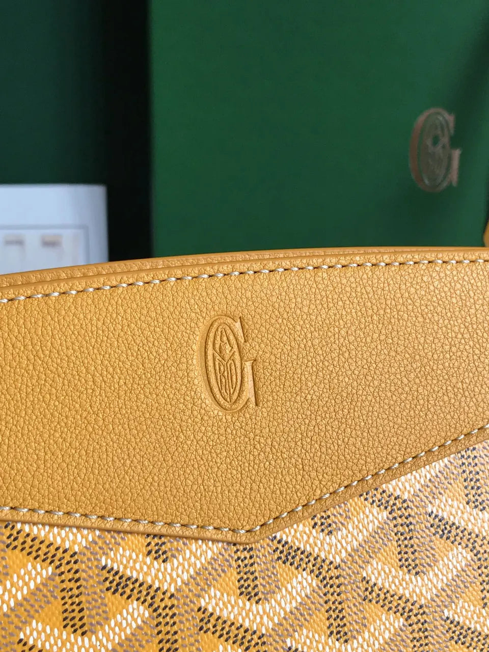 Goyard Yellow Saigon Soft Bag - Hình 5