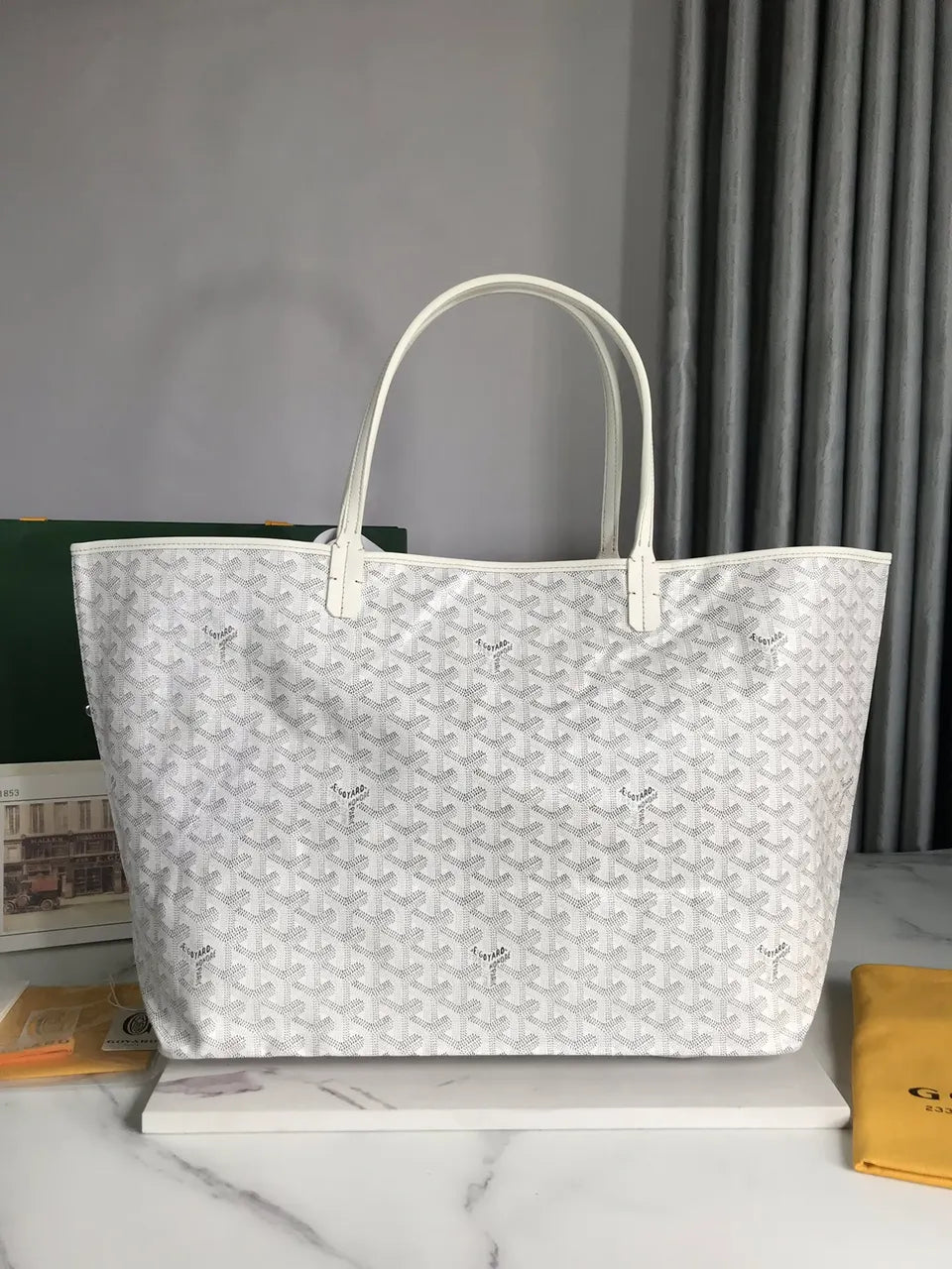Goyard White St. Louis GM - Hình 3