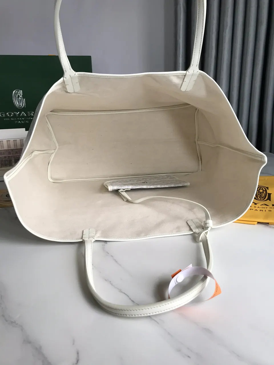 Goyard White St. Louis GM - Hình 4