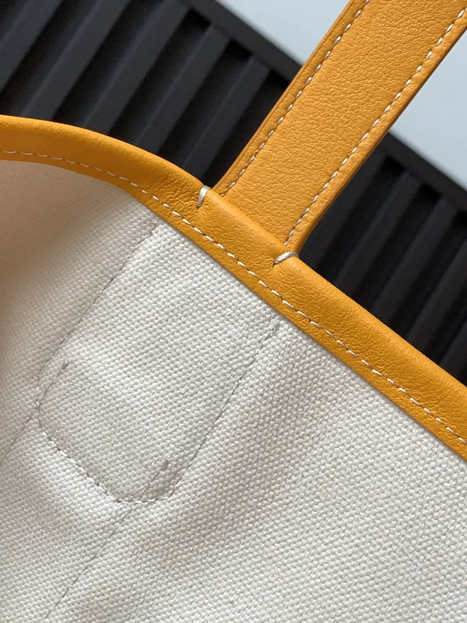 Goyard Yellow Artois Dog Tote - Hình 8