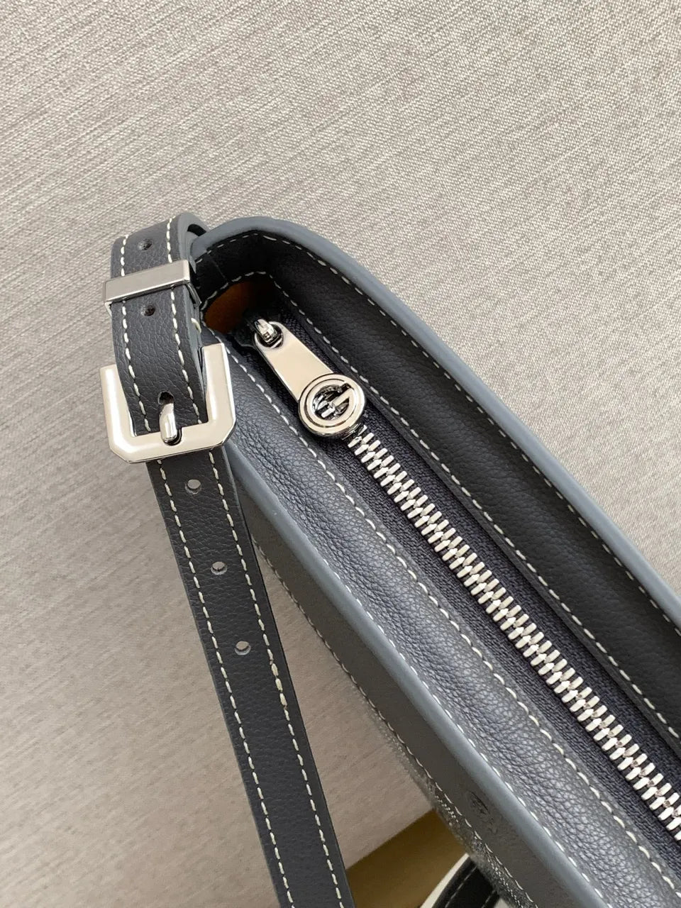 Goyard Grey Half-Moon Bag - Hình 4
