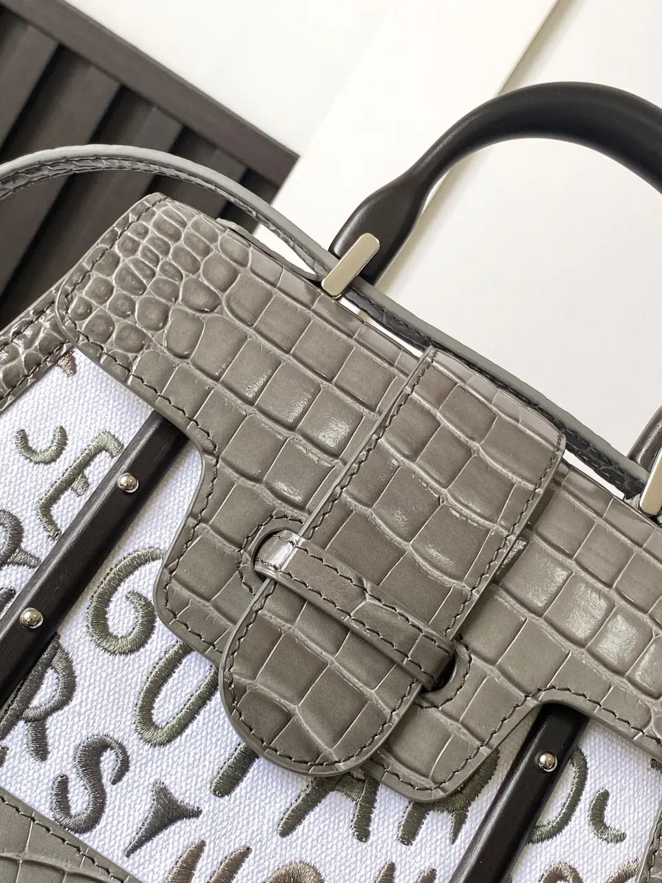 Goyard Gray Croc Print Bag - Hình 5