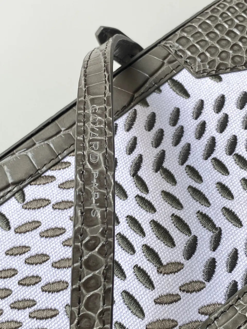 Goyard Gray Croc Print Bag - Hình 7