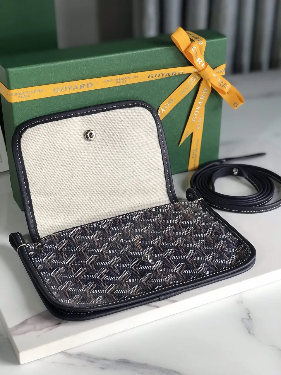 classic Goyard Navy Blue Minaudière - Hình 3