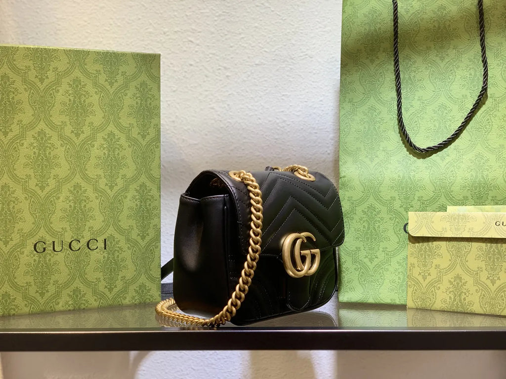 mini Gucci Black Chevron Bag - Hình 29