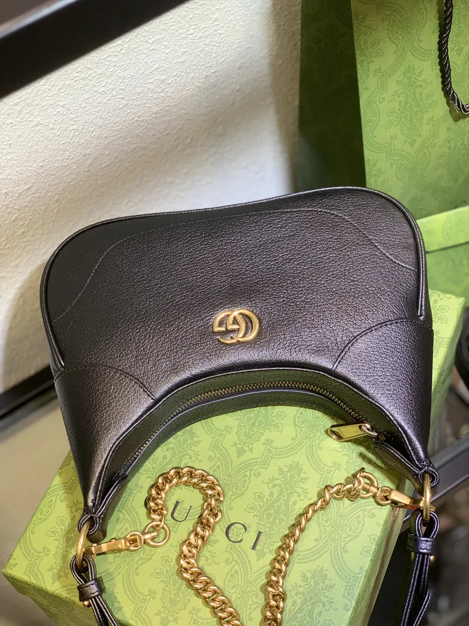 leather gold Gucci Black Half-Moon Bag - Hình 7
