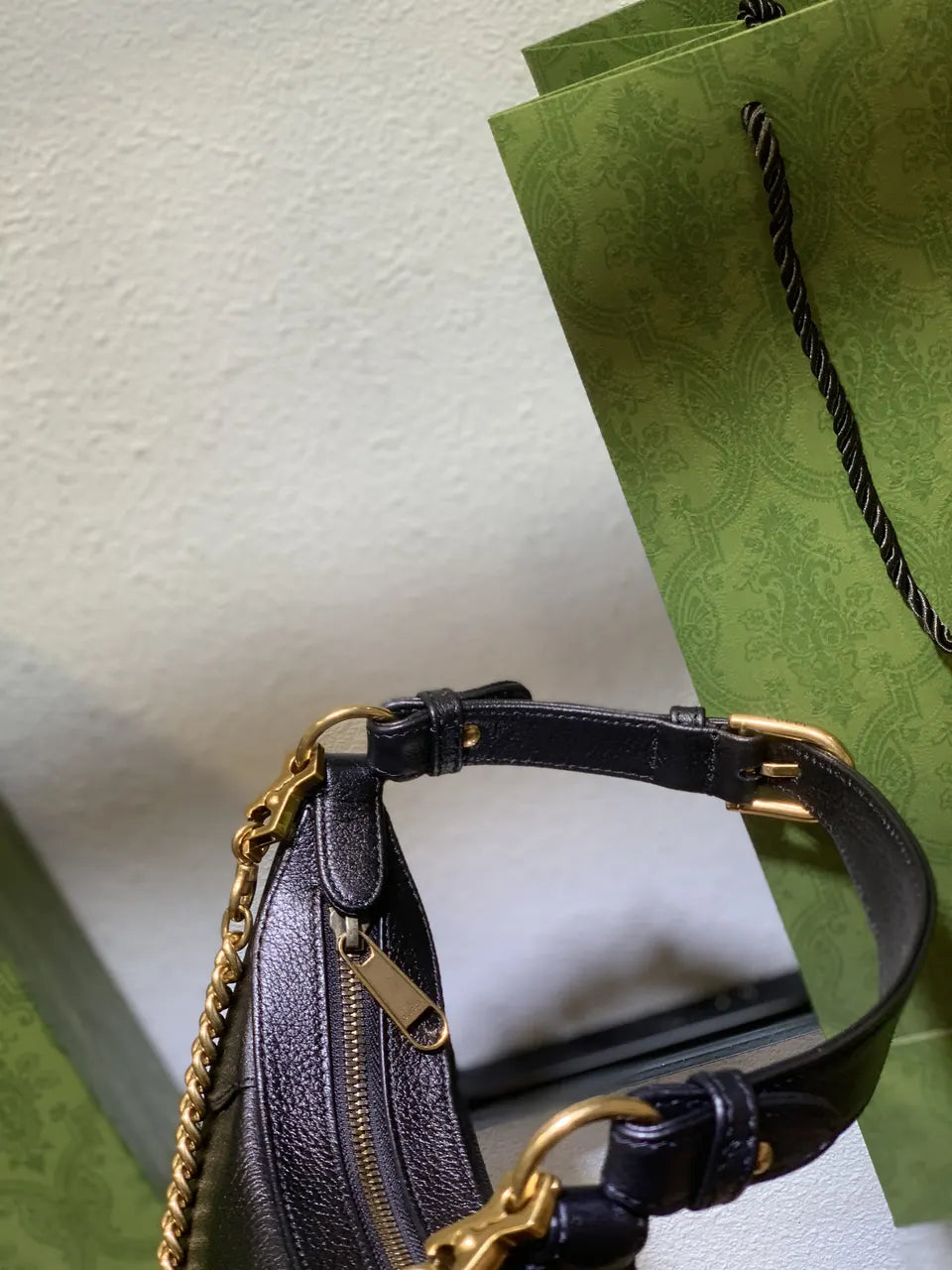 leather gold Gucci Black Half-Moon Bag - Hình 13