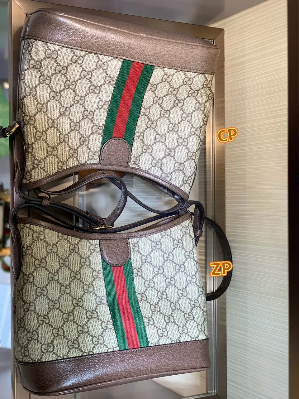 Gucci GG Canvas Shoulder Bag - Hình 5