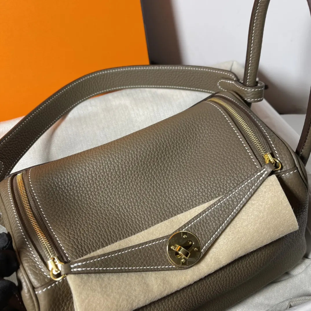 Hermès Khaki Leather Lindy - Hình 3