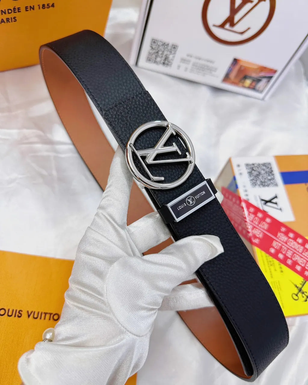 Louis Vuitton Reversible Leather Belt - Hình 2