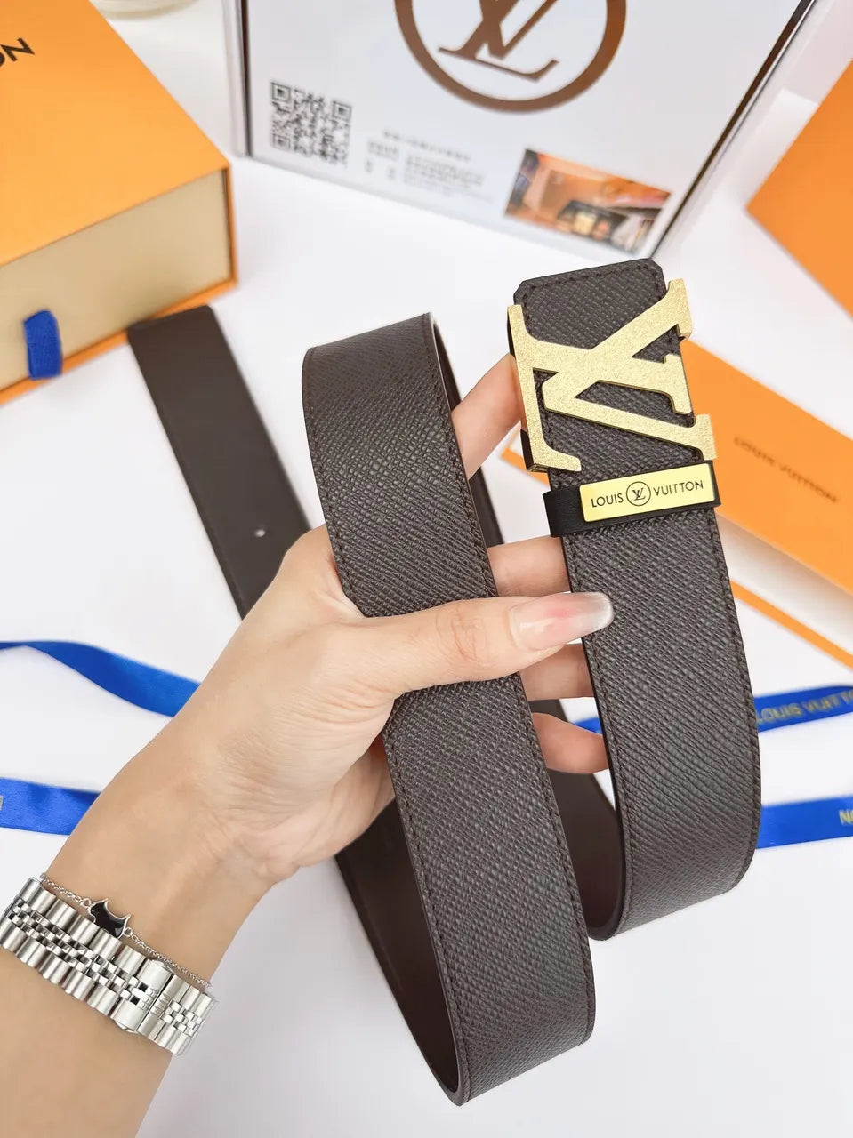 LV Initials Brown Leather Belt - Hình 3