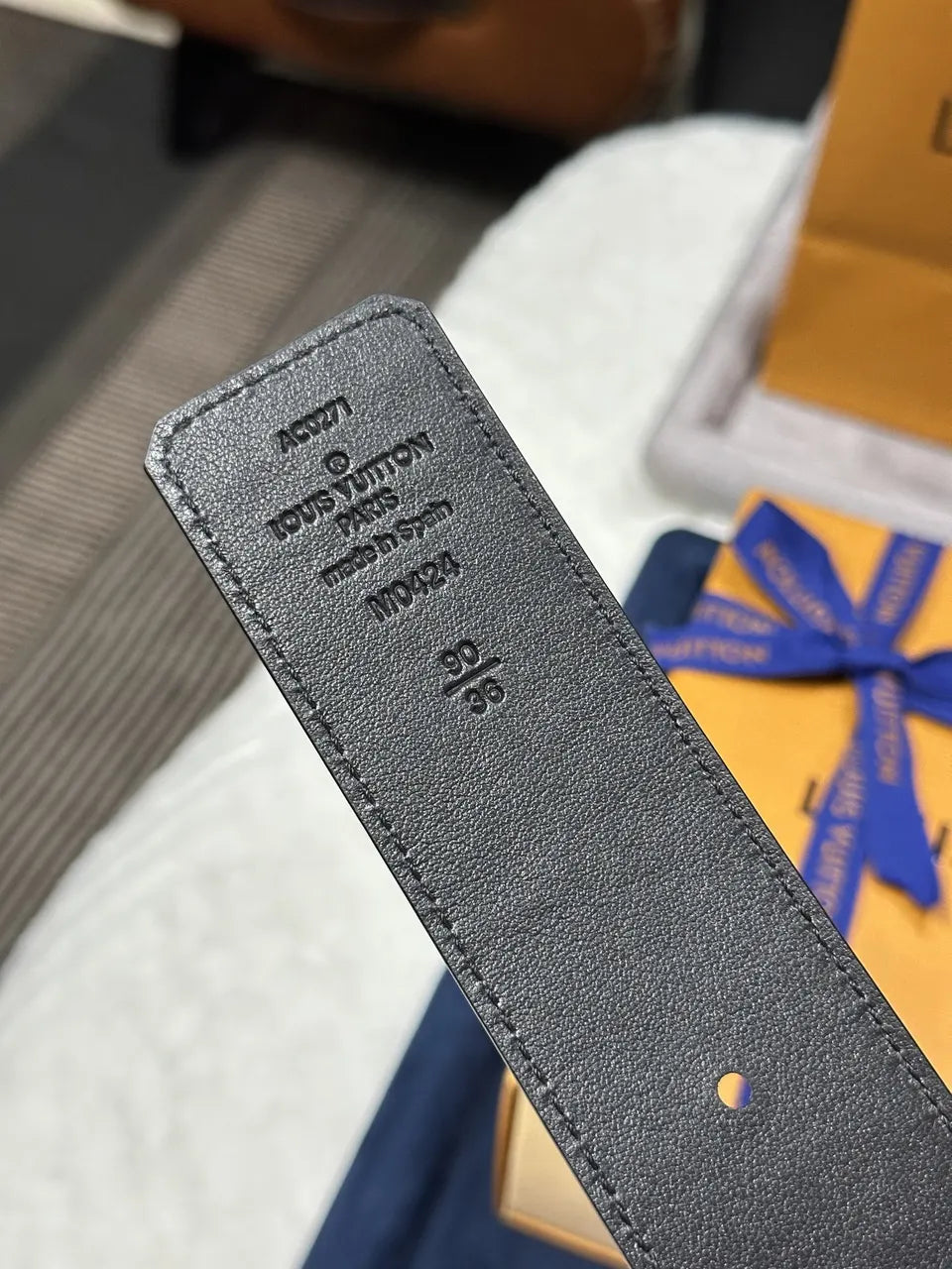 Louis Vuitton Embossed Leather Belt black gold - Hình 3