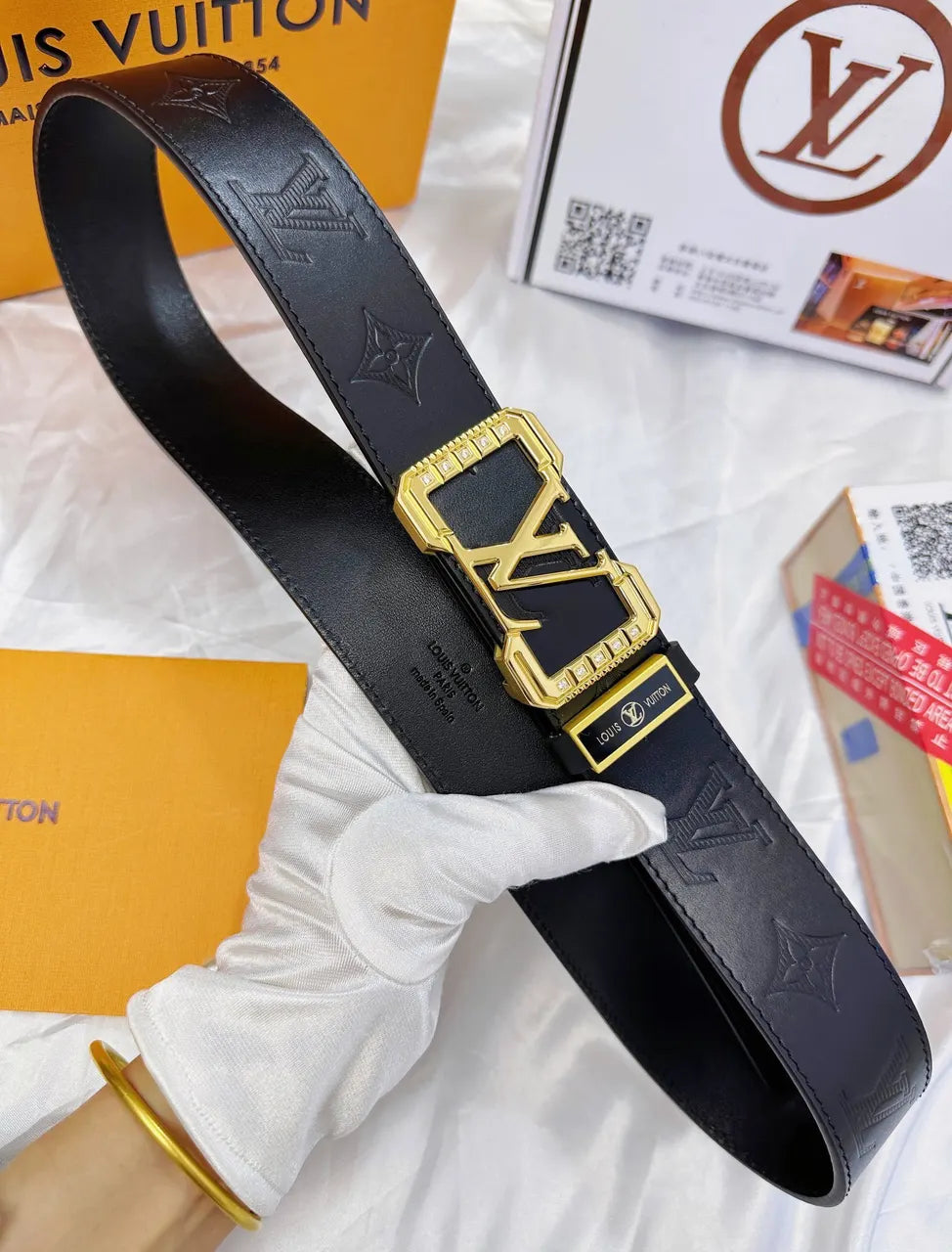 black gold Louis Vuitton Embossed Leather Belt - Hình 7