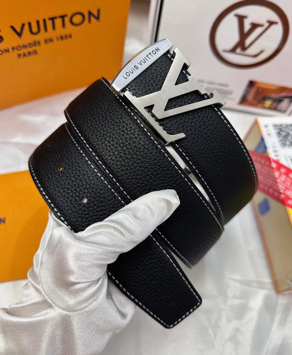 silver gold Louis Vuitton Black Leather Belt - Hình 4